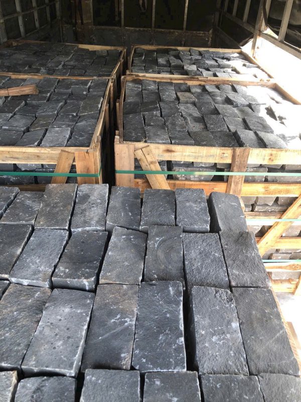 Đá cây bazan 10x10x20 cm | Đà Nẵng